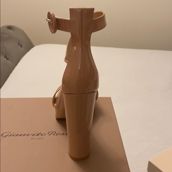 Shoes - Picture 3 of 4